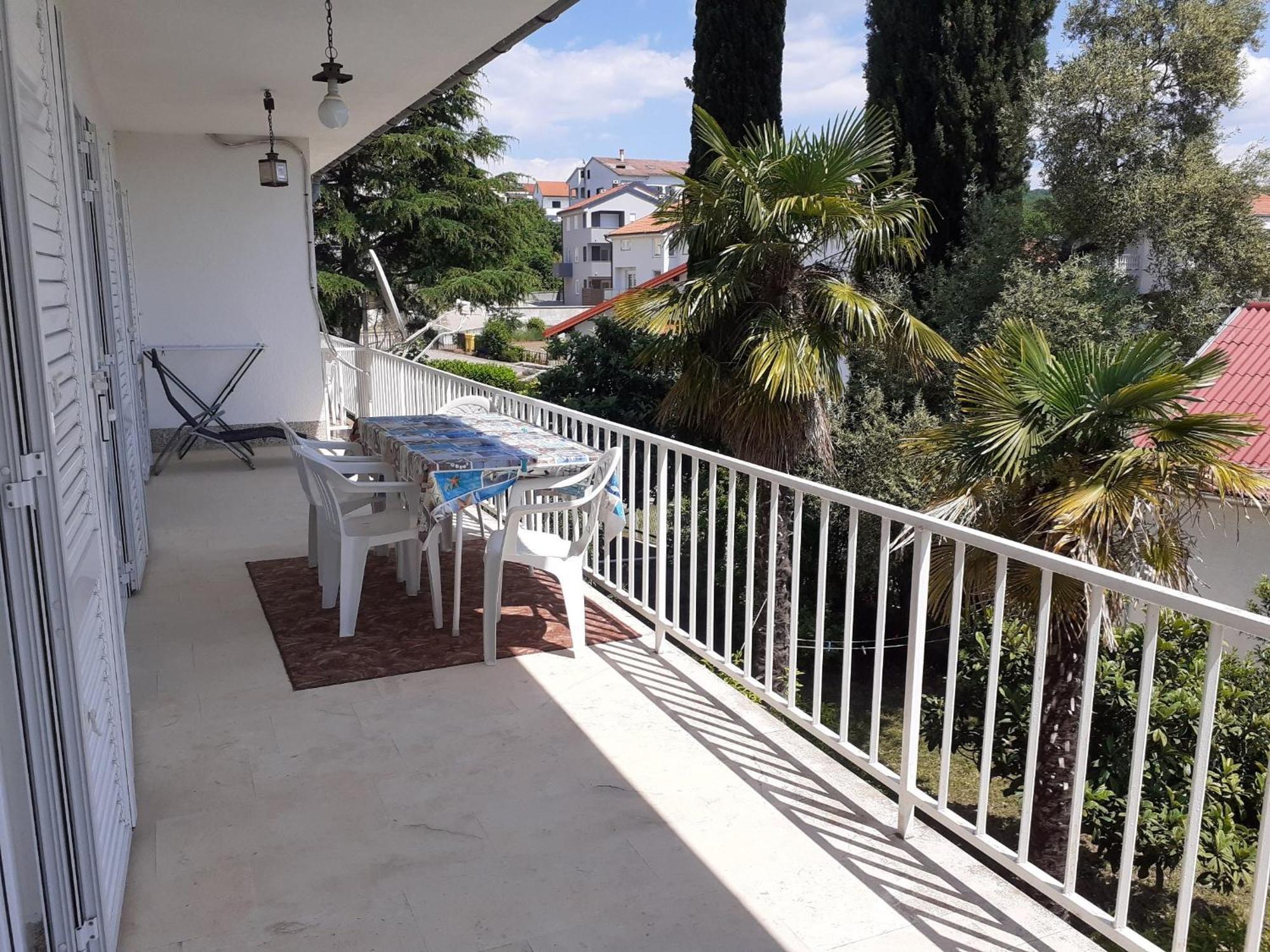 Apartment Simunec Малинска Номер фото
